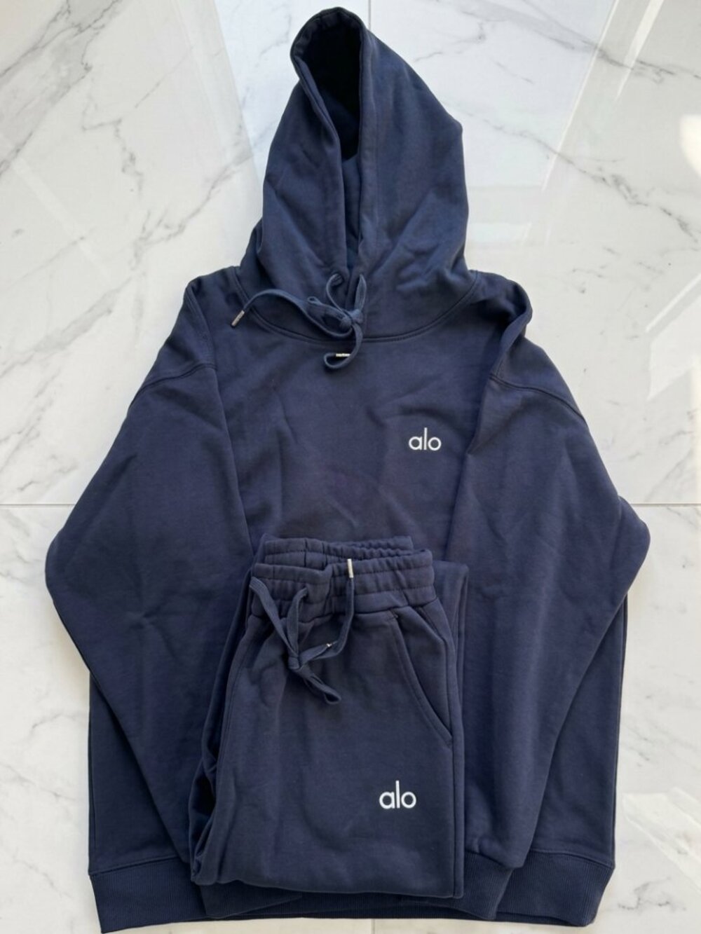 Alo Black Sweatshirt and Sweatpants Set